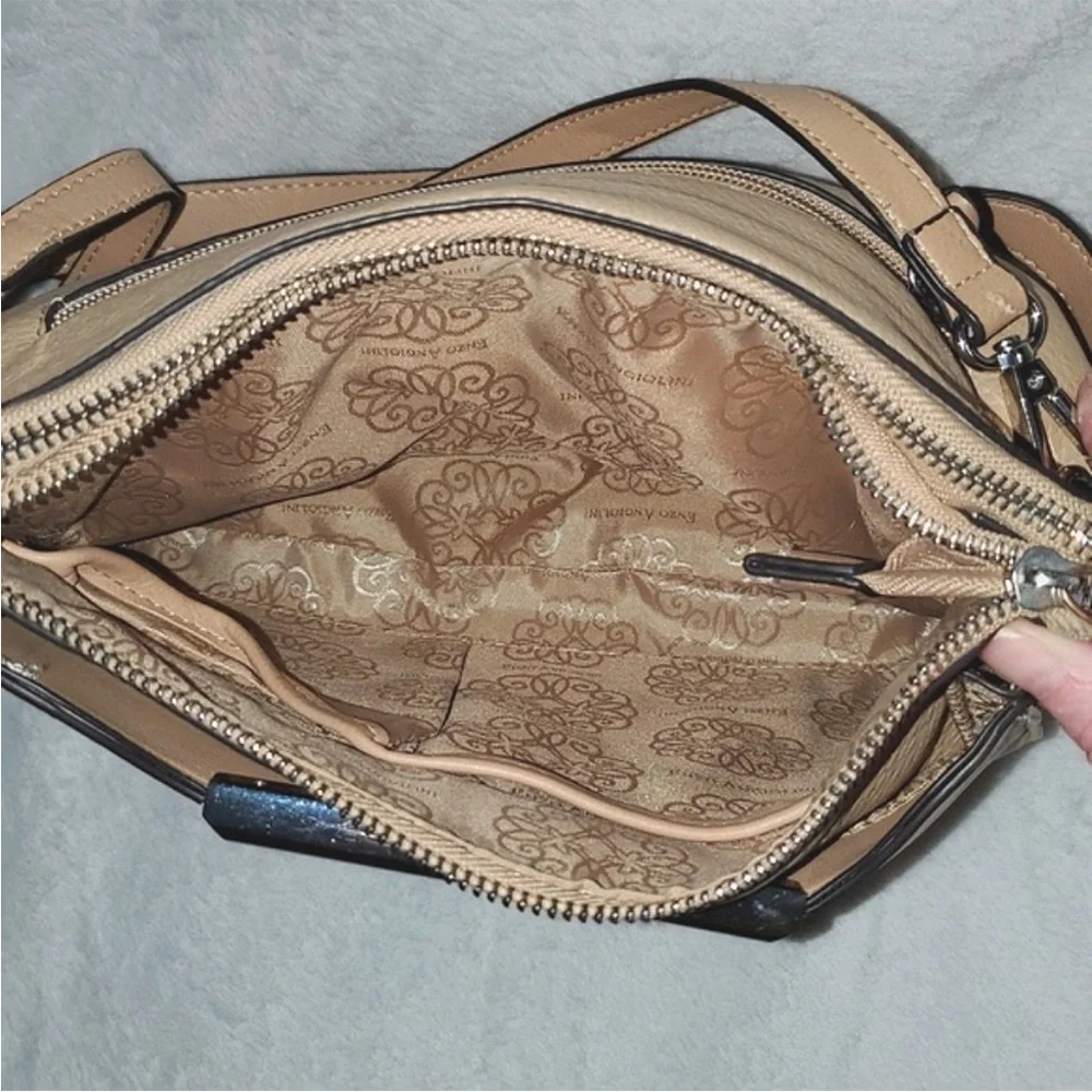 🖤Enzo Angelini | Elegant Tan Shoulder Bag - Picture 9 of 11